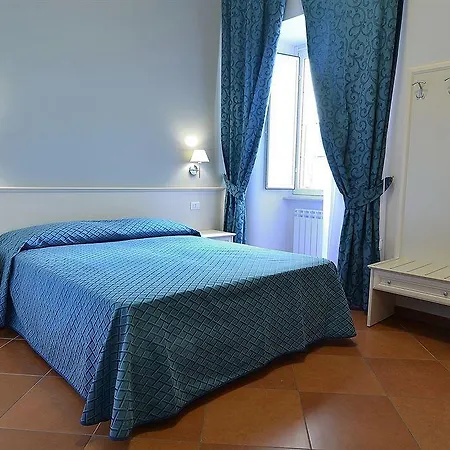 בית הארחה Ottaviano 4*