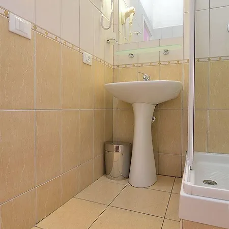 Ottaviano בית הארחה